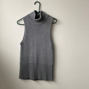 Gap gray mock neck sleeveless sweater